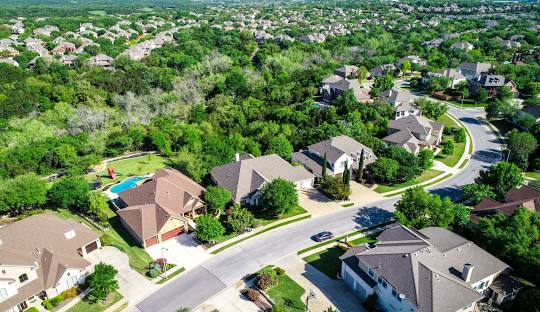 Cedar Park estate-planning attorney meeting with clients